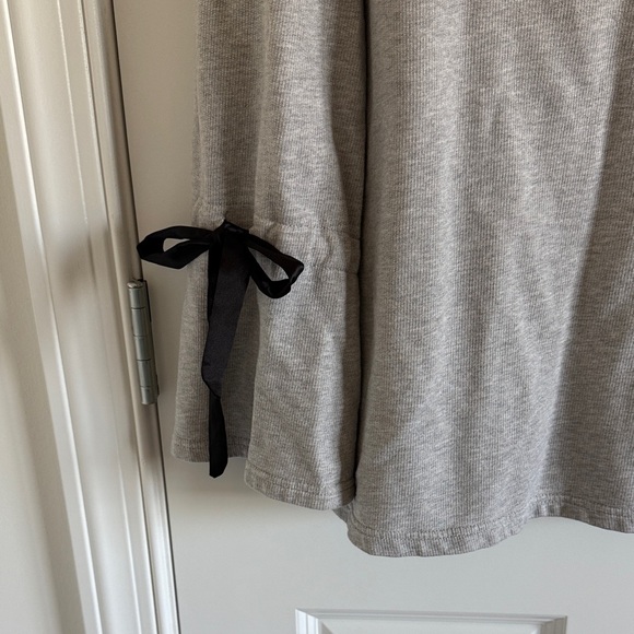 Sanctuary Tierney Blow Sleeve Sweatshirt Grey Bell Sleeves Medium Scoop Neck - Picture 4 of 9